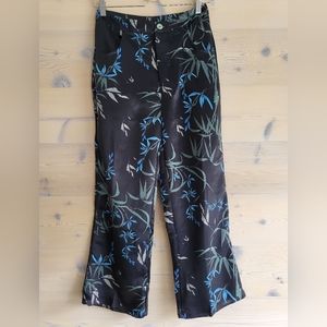 NWT Olivaceous Tropical Satin Cropped Pants sizes S and M, fits Small